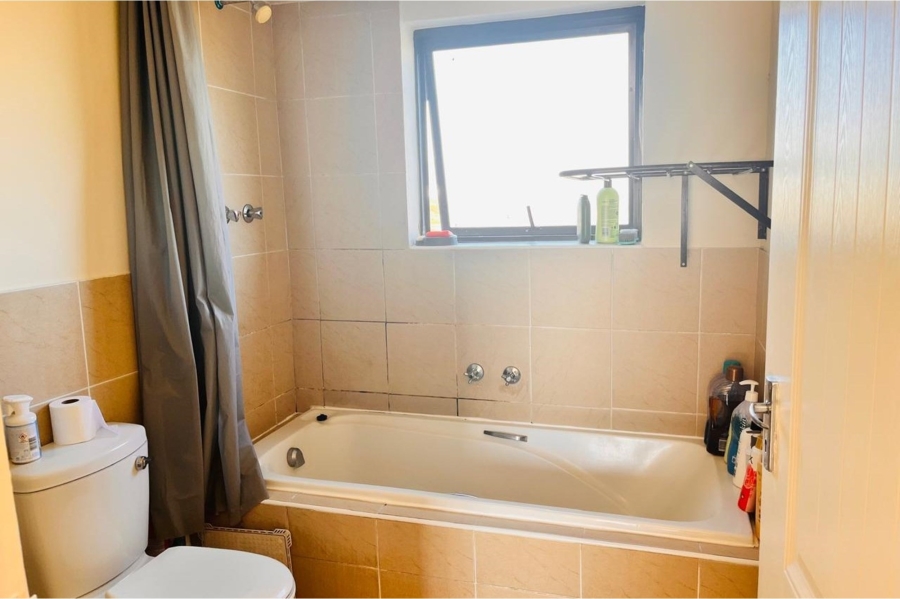 2 Bedroom Property for Sale in Parklands East Western Cape